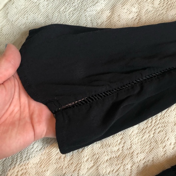 SOLD 🚫🚫🚫 Lovers + Friends cloudbreak cold shoulder boho top - Picture 4 of 9